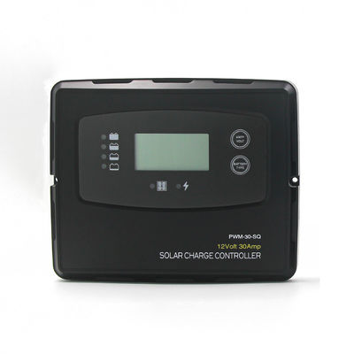 Хорошая цена Встраиваемый PWM контроллер заряда солнечных батарей 30A 40A с максимальным входным напряжением 50 В и рейтингом IP22 онлайн